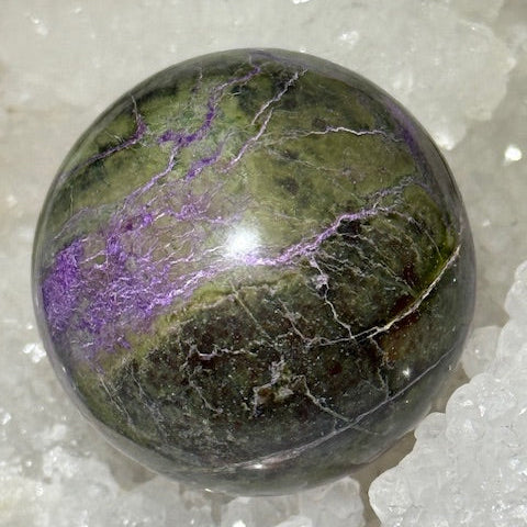 Sphère Stichtite avec Serpentine