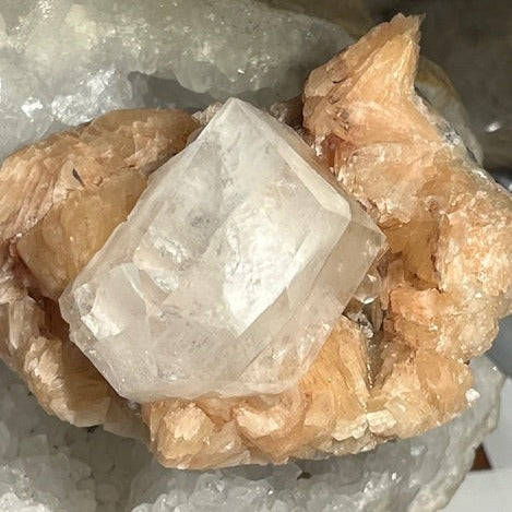 Apophyllite avec stilbite