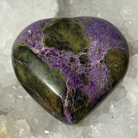 Coeur Stichtite avec Serpentine