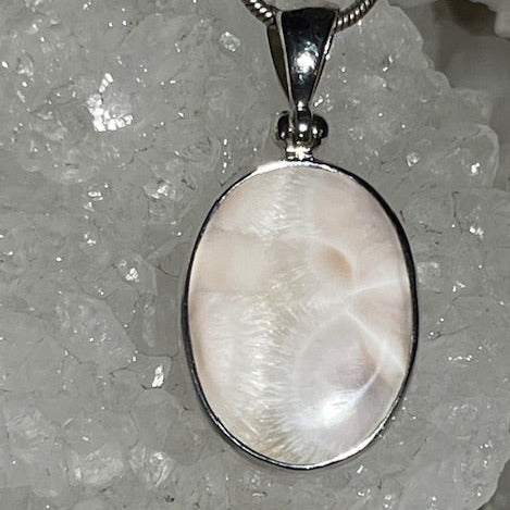 Pendentif Natrolite Rose (Monture Argent)