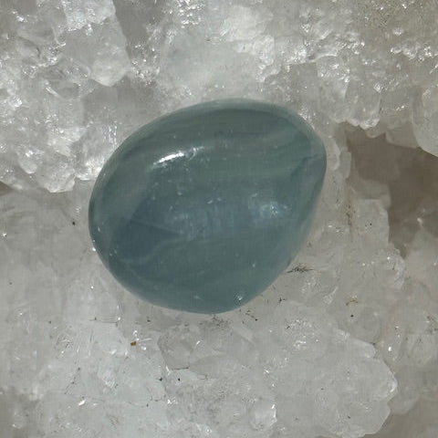 Calcite Aquatine Lémurienne  Oasis de cristal