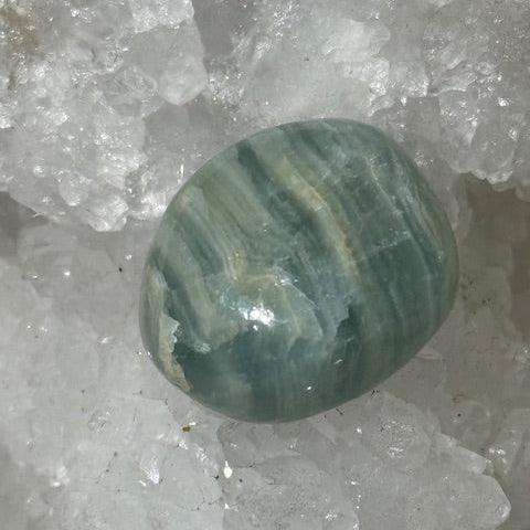 Calcite Aquatine Lémurienne  Oasis de cristal