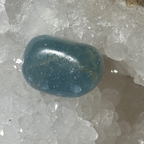 Calcite Aquatine Lémurienne  Oasis de cristal