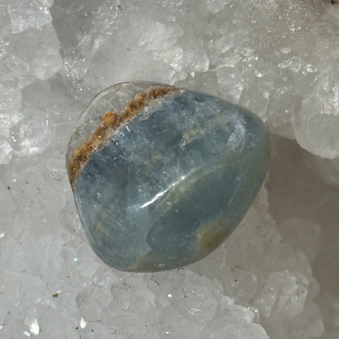 Calcite Aquatine Lémurienne  Oasis de cristal