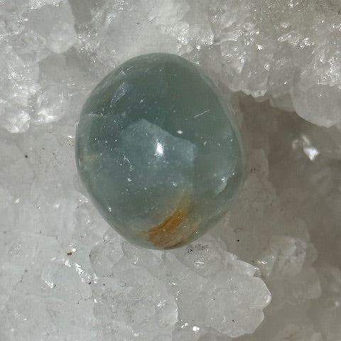 Calcite Aquatine Lémurienne  Oasis de cristal