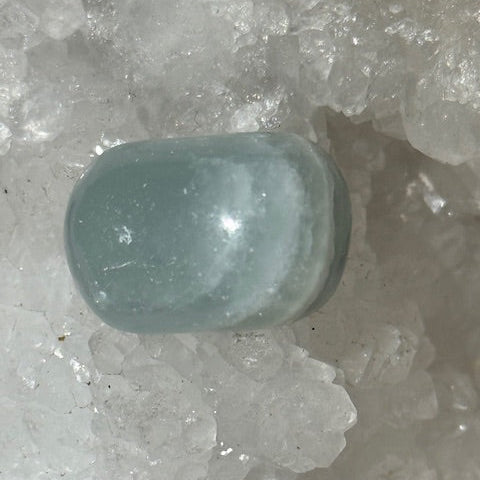 Calcite Aquatine Lémurienne  Oasis de cristal