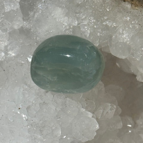 Calcite Aquatine Lémurienne  Oasis de cristal