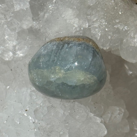 Calcite Aquatine Lémurienne  Oasis de cristal