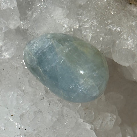 Calcite Aquatine Lémurienne  Oasis de cristal