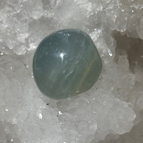 Calcite Aquatine Lémurienne  Oasis de cristal