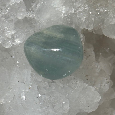 Calcite Aquatine Lémurienne  Oasis de cristal