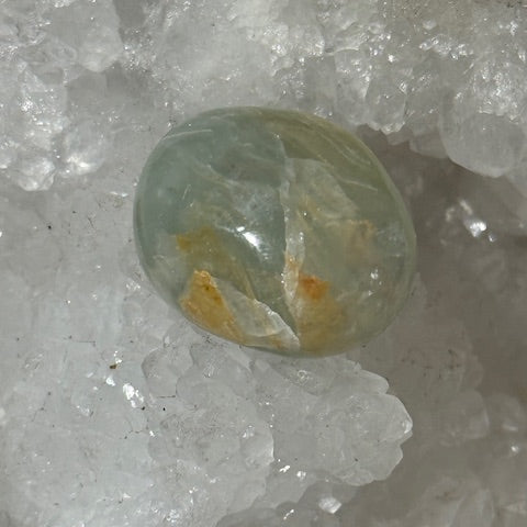 Calcite Aquatine Lémurienne  Oasis de cristal