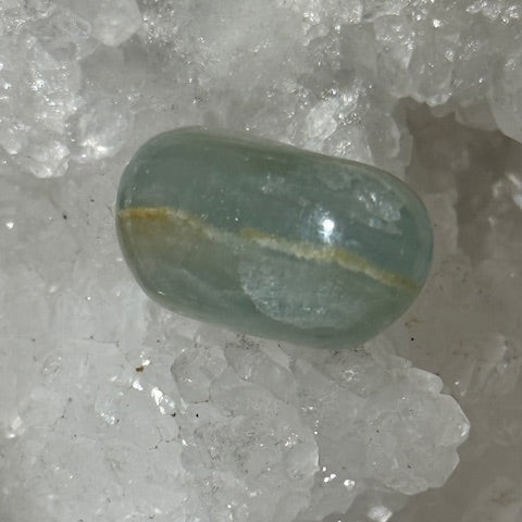 Calcite Aquatine Lémurienne  Oasis de cristal