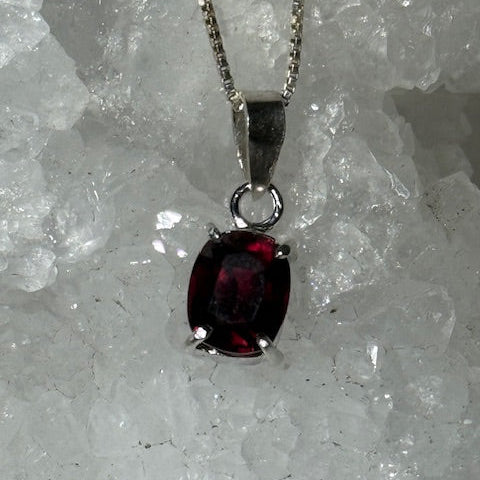 Pendentif Grenat Rouge (Monture Argent )