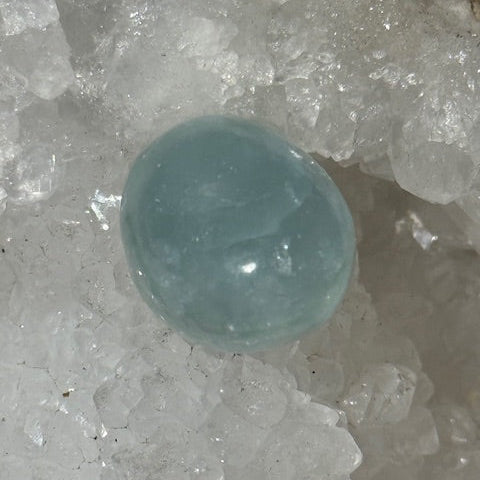 Calcite Aquatine Lémurienne  Oasis de cristal