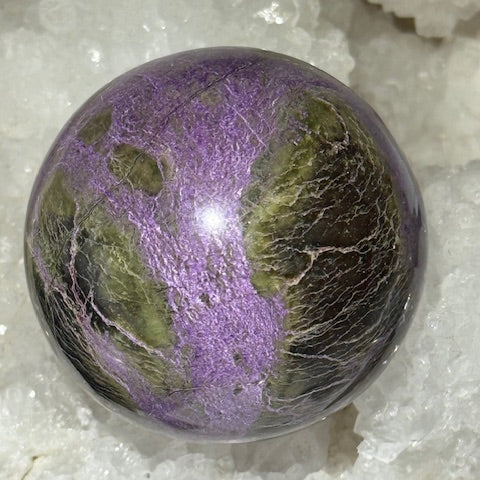Sphère Stichtite avec Serpentine