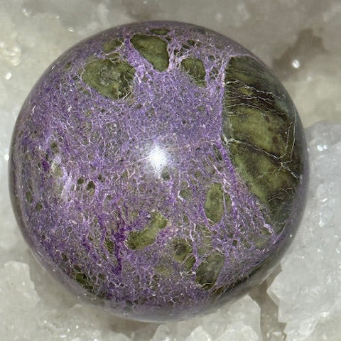 Sphère Stichtite avec Serpentine