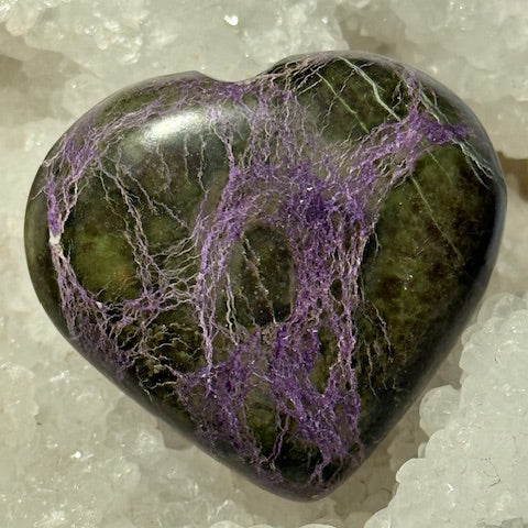 Coeur Stichtite avec Serpentine
