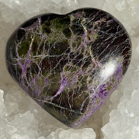 Coeur Stichtite avec Serpentine