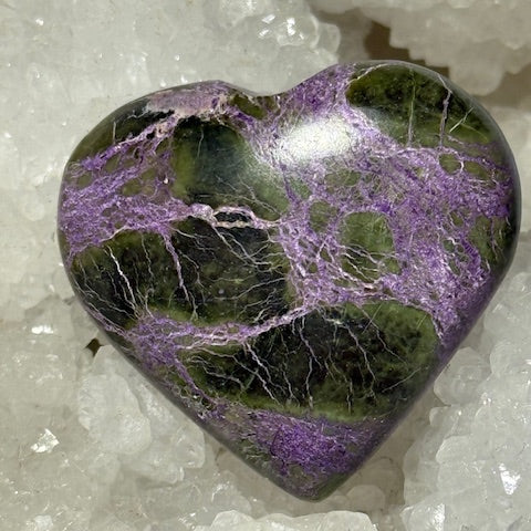 Coeur Stichtite avec Serpentine