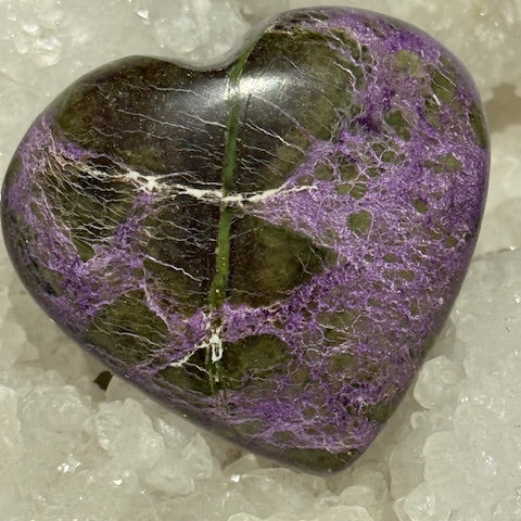 Coeur Stichtite avec Serpentine