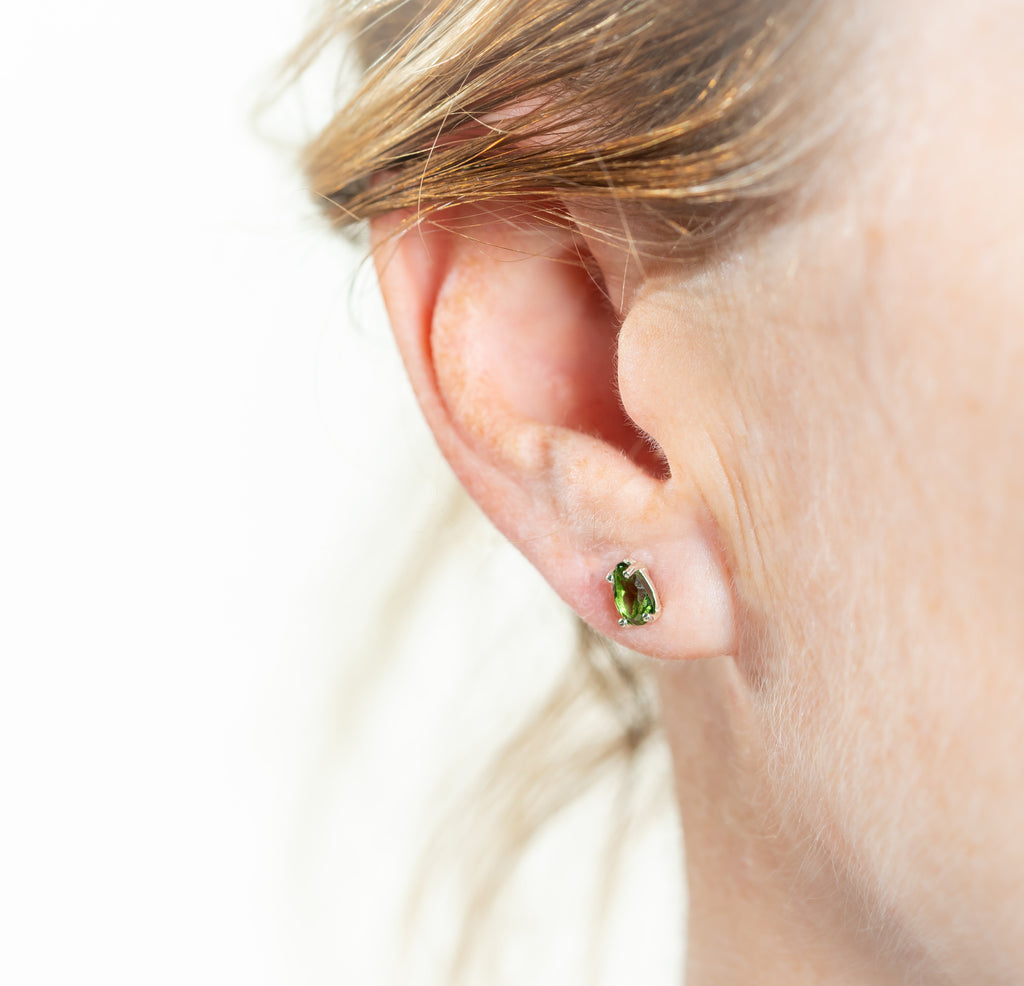 Boucles d'oreille en Moldavite Facettée ( Monture Argent)