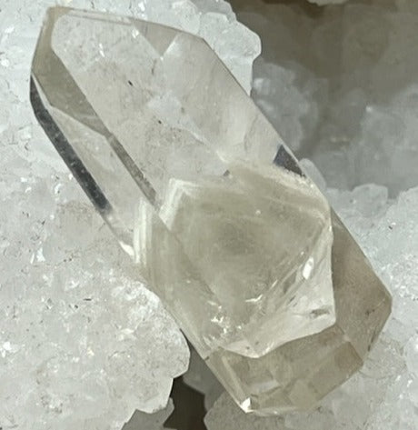 le quartz cristaux naturels de fantôme le fantôme de pierre la guérison.  6929871787183