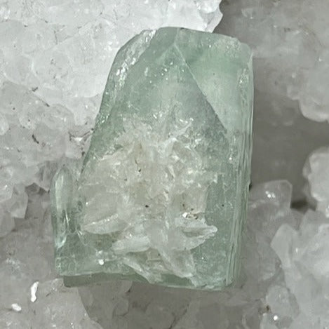 Apophyllite & Calcédoine d'Inde, N.438 - Mes Cristaux