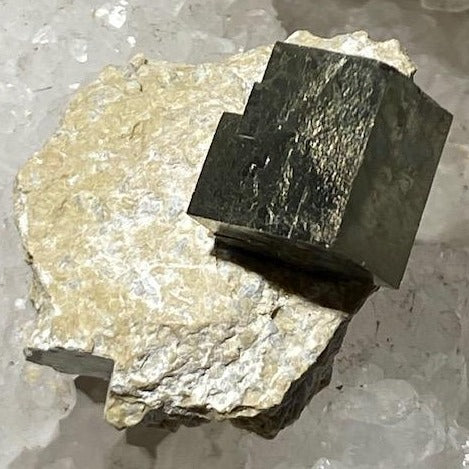 Pyrite Cube sur Matrice