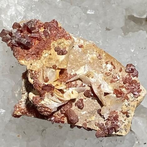 Vanadinite sur Baryte