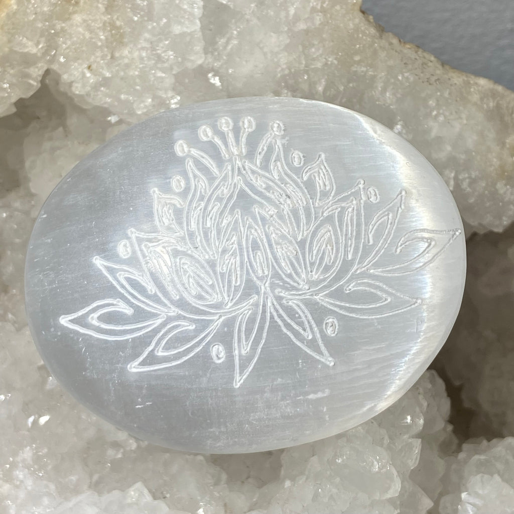 Selenite pebble engraved Lotus Flower